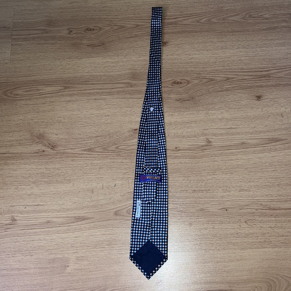 Versace tie - Picture 3 of 4